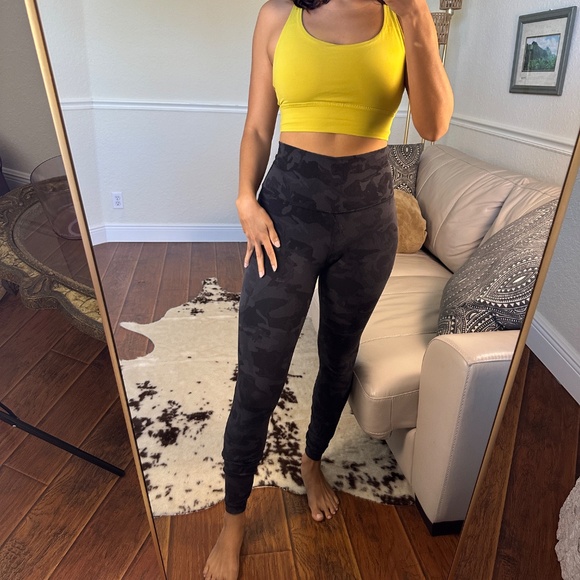 LULULEMON - energy bra size 4 - Picture 2 of 4